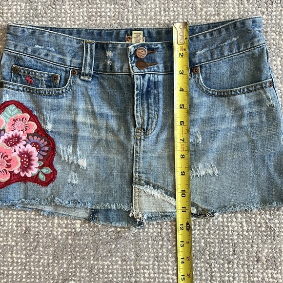 Y2K Abercrombie and Fitch patchwork Jean Skirt - Picture 4 of 6